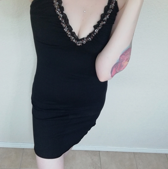 Authentic Guess Jeans Mini Plunge Black Dress - Picture 8 of 8